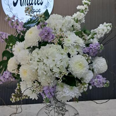 Vase  Glasses vase with white and light purple mix flowers